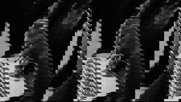 Reading On Laptop Unsplash